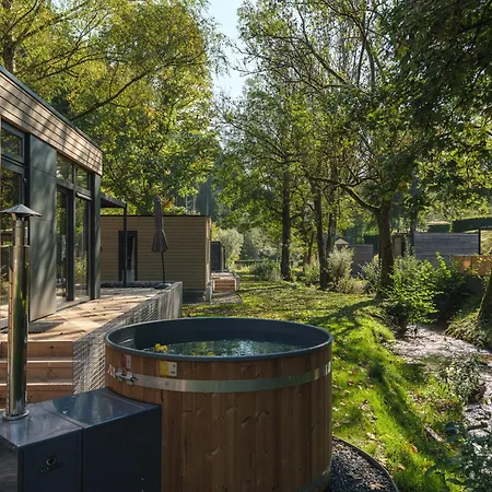 Mamer Met Hottub | 4 Personen